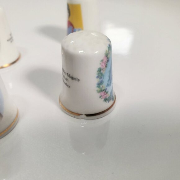 Set of 20 Royal Memorabilia Porcelain Thimbles Queen Elizabeth II, Dianna + - Picture 14 of 14